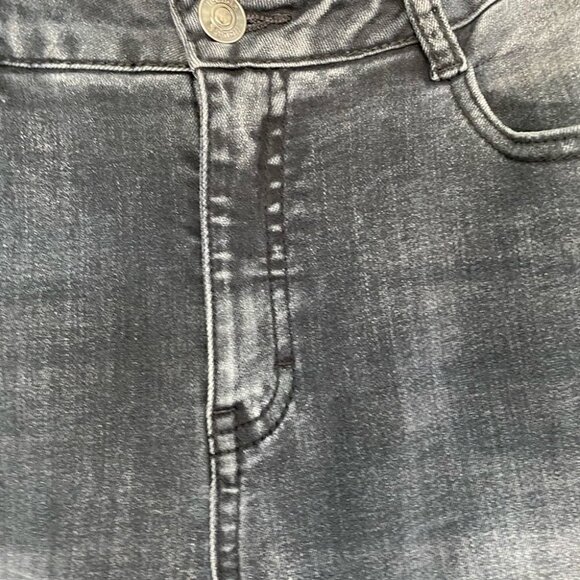 LIQUIDX Floral Embroidered Jeans 👖Women’s Size 11, Good Condition - Picture 4 of 10